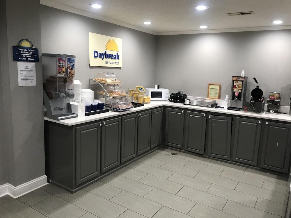 Days Inn & Suites By Wyndham Collierville Germantown Area Ngoại thất bức ảnh