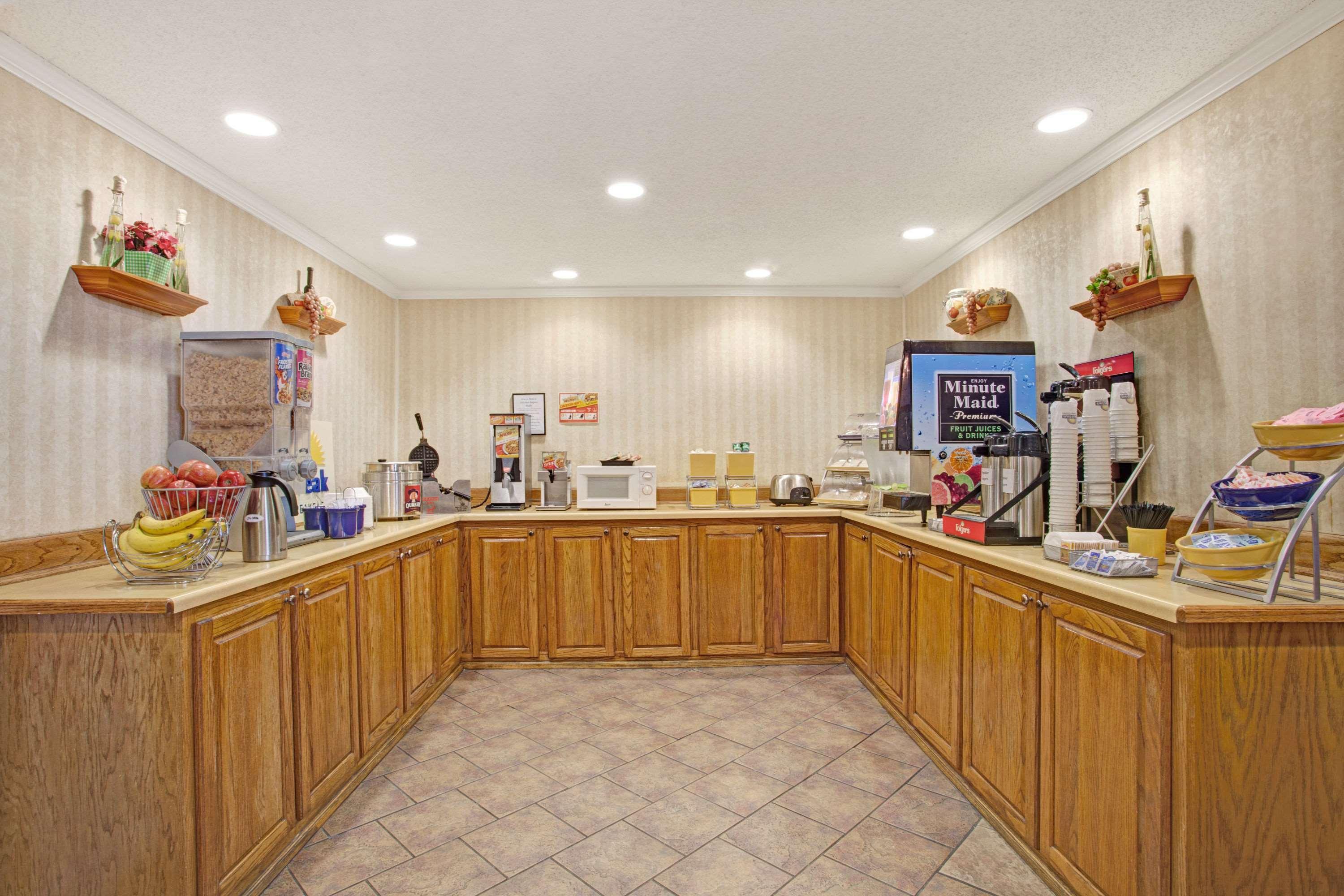 Days Inn & Suites By Wyndham Collierville Germantown Area Ngoại thất bức ảnh