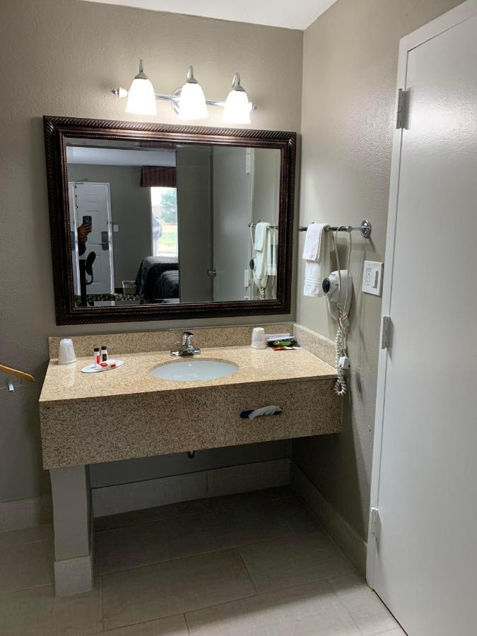 Days Inn & Suites By Wyndham Collierville Germantown Area Ngoại thất bức ảnh